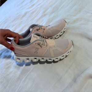 BRAND NEW Never Worn On Cloud 5 Pink Sneakers